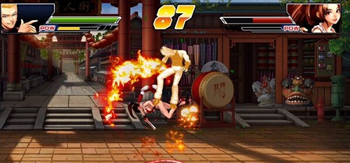 据悉，SNK 方面全程参与监修制作，力求从人物到画面到音效到技能连招都能还原原作。此外，游戏还增加了原作没有的新玩法，将传统《拳皇》格斗玩法与闯关模式相结合，可以与好伙伴一起组队挑战 BOSS。此外，3V3 格斗对战能让玩家与好友一较高下，也许能体会到当年游戏厅里的热血岁月。